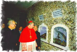 Il cardinale Carlo Maria Martini visita il Presepe Il cardinale Carlo Maria Martini visita il Presepe